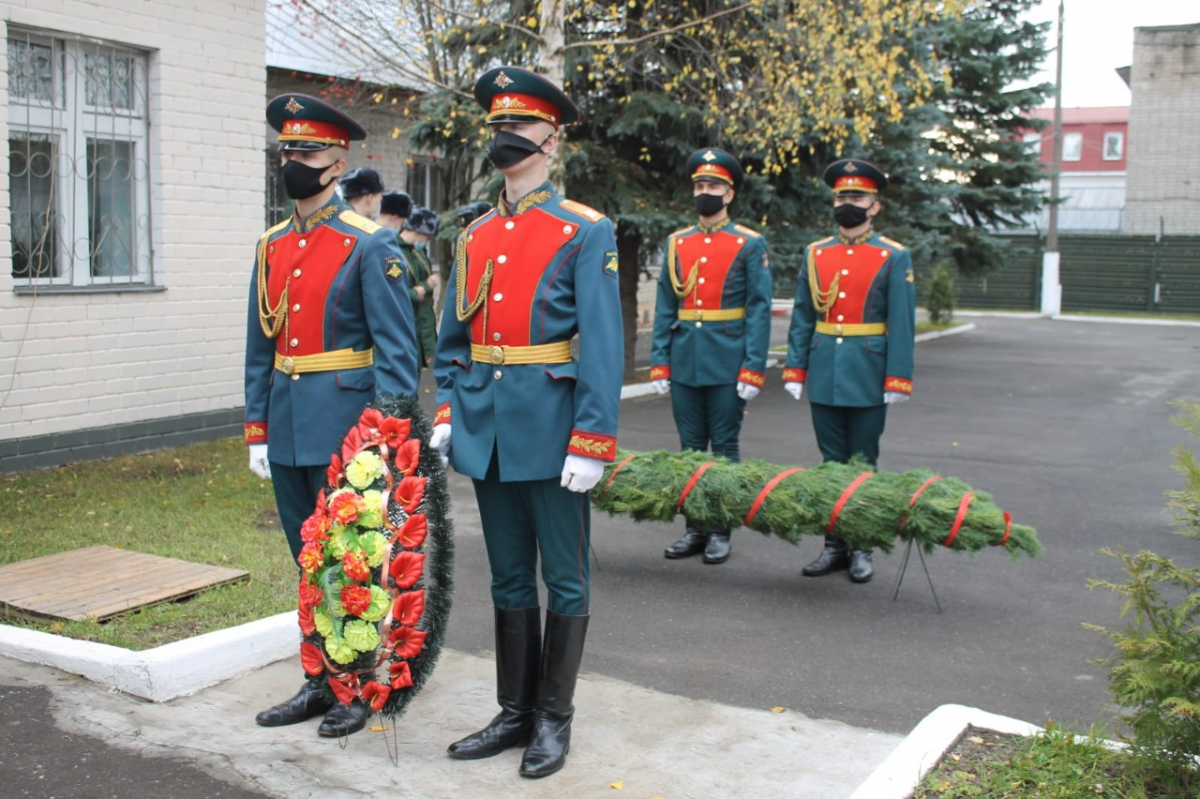 Памятную доску первому командиру отряда «Смерш» 1-й танковой армии Виктору Филиппову открыли в Коврове