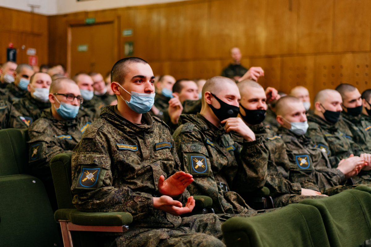 Творческая группа ЦОК ВКС поздравила с новогодними и рождественскими праздниками военнослужащих ВКС