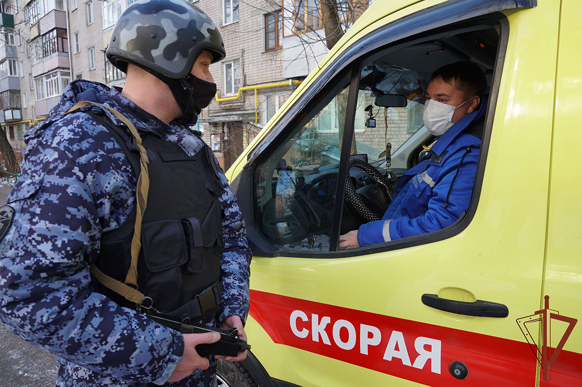 Росгвардия оборудует системами безопасности кареты скорой помощи