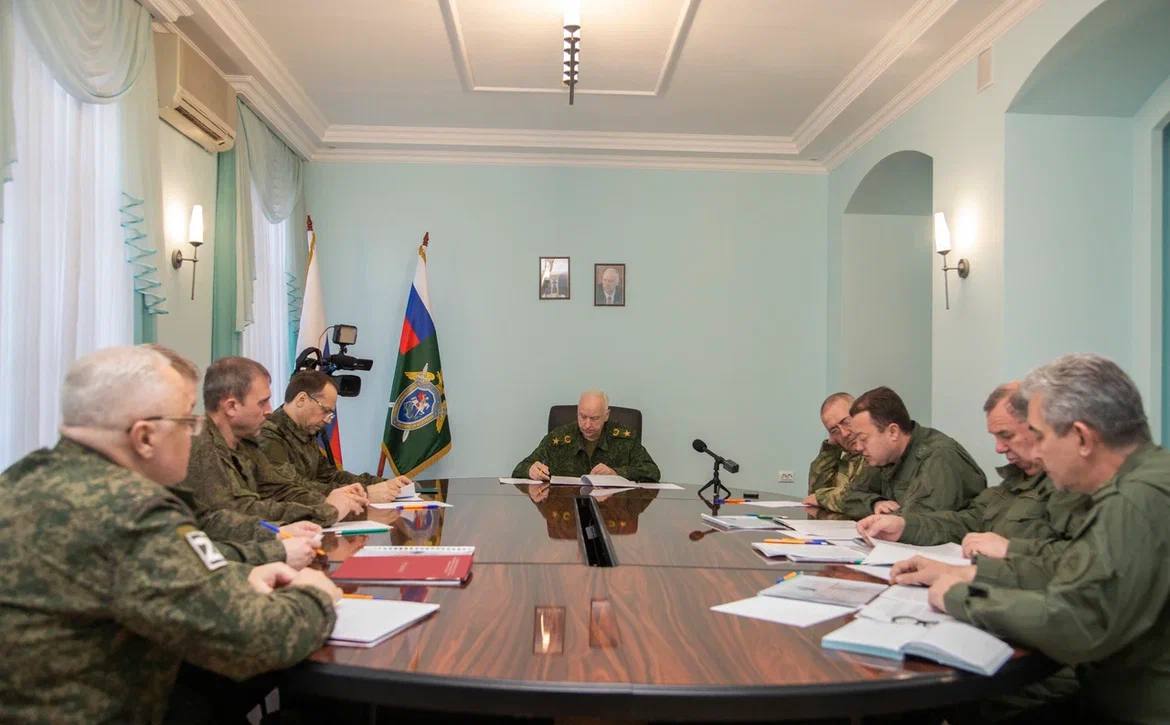 Александр Бастрыкин провёл в Луганске оперативное совещание штаба по расследованию преступлений, совершенных украинскими формированиями в отношении мирного населения и российских военнослужащих на территории России и Украины