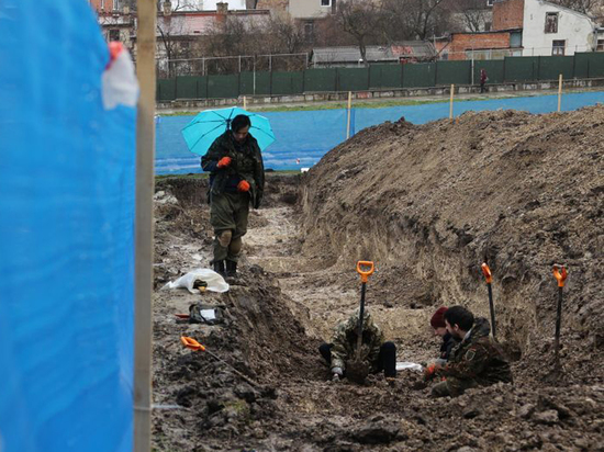 Власти Львова выкинули из могил кости бойцов Великой Отечественной
