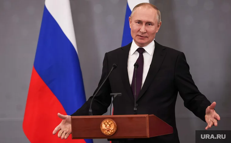 Путин поздравил россиян с главным праздником страны