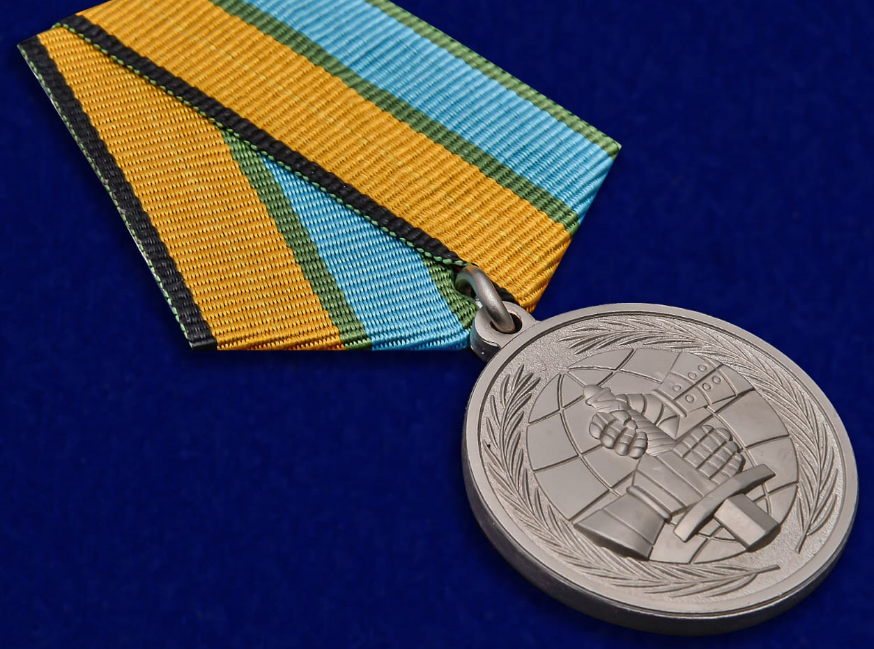 Вячеслава Калинина наградили за вклад в развитие международного военного сотрудничества