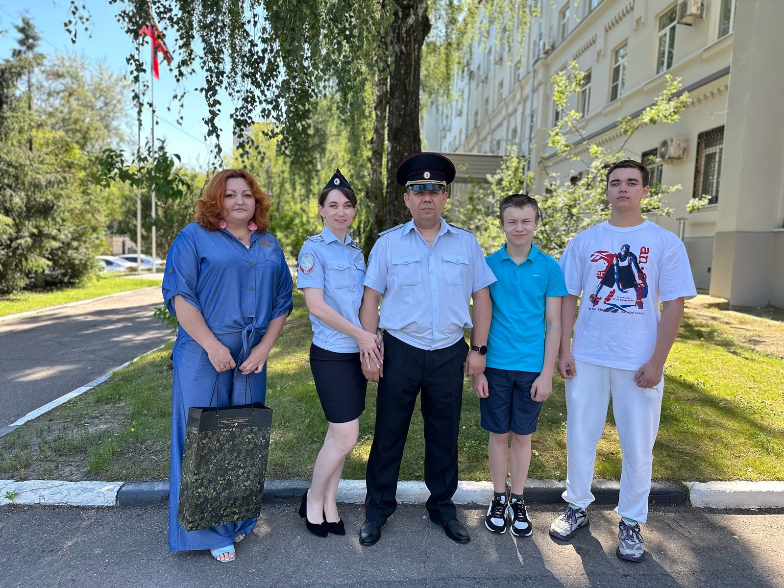 В Красногорске полицейские и общественники присоединились к акции, посвященной Дню семьи, любви и верности