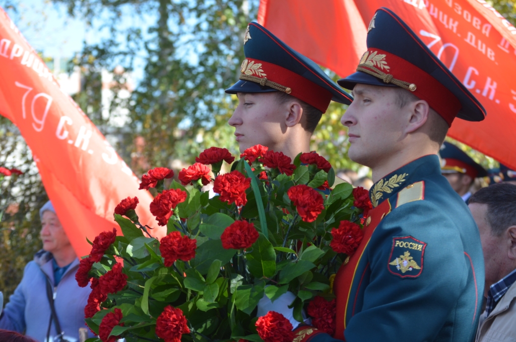 В Чите открыли памятник «Детям войны» в честь их трудового подвига