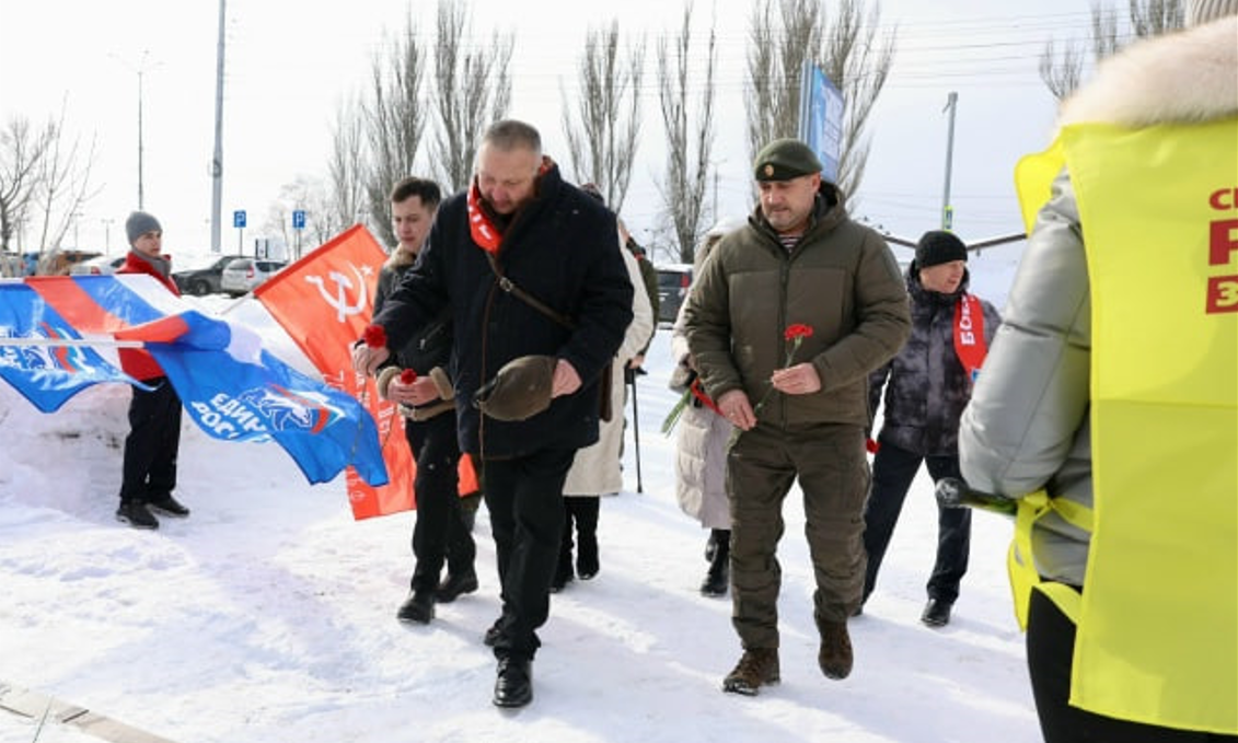 Калинин почтил память павших защитников Отечества